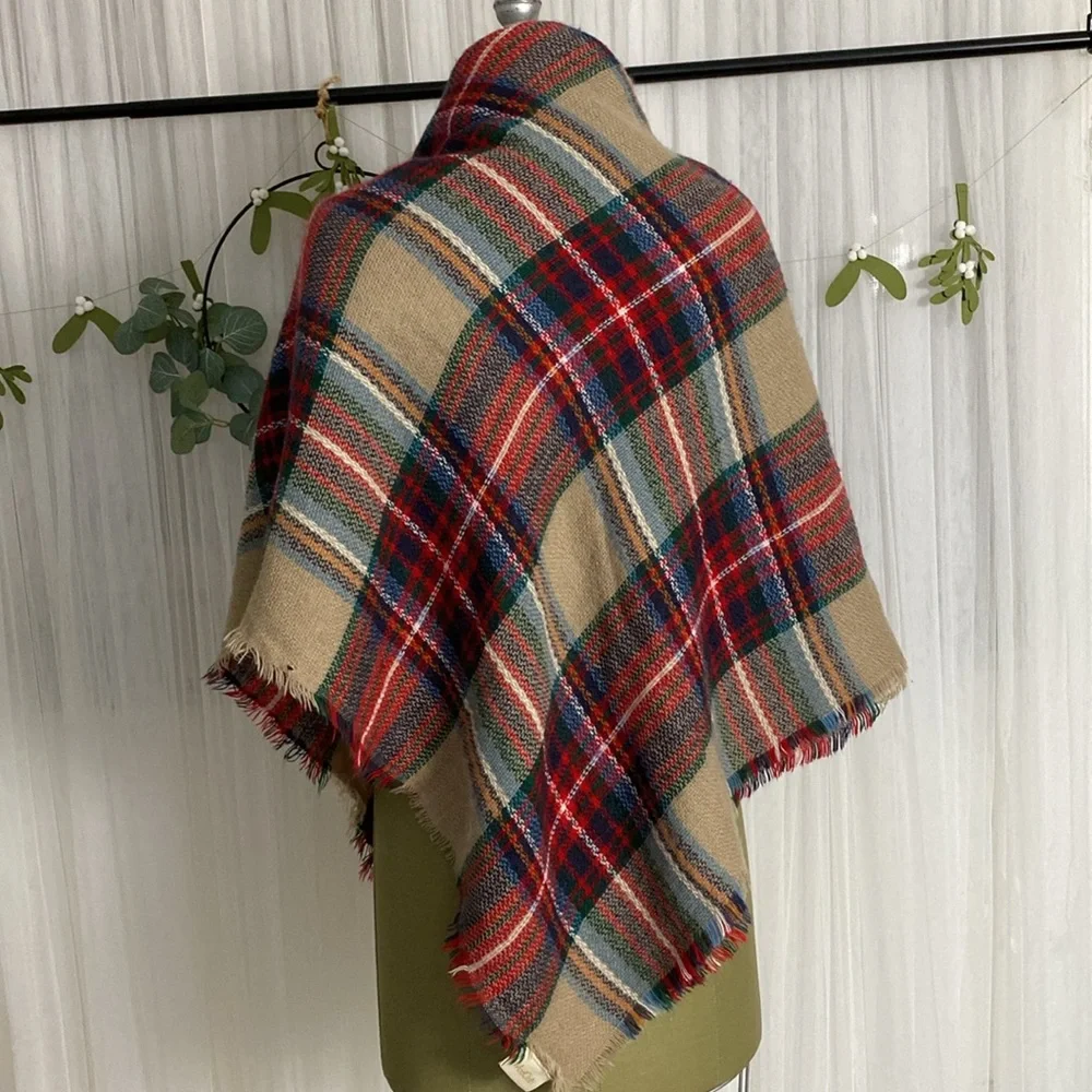 ModCloth tartan plaid blanket wrap/scarf/shawl - Picture 5 of 17